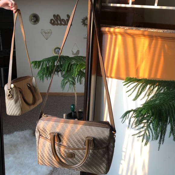 Authentic Gucci Monogram Jacquard - Picture 3 of 15